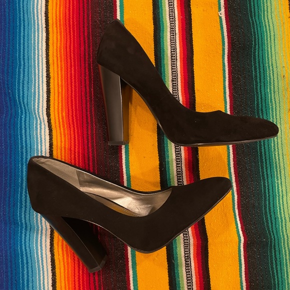 BCBG Chunky Heel Black Suede Pointed Toe Pumps - Picture 4 of 8